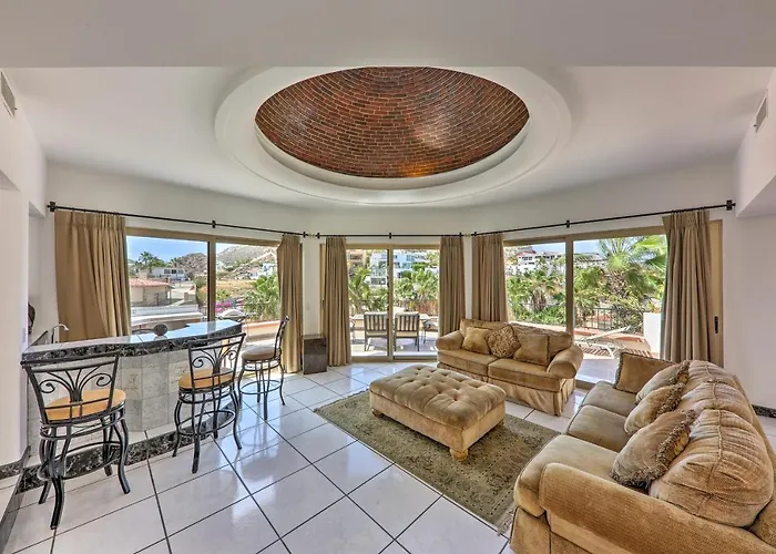 Luxe Cabo Retreat: Terrace W/ Stunning Views! Holiday home *