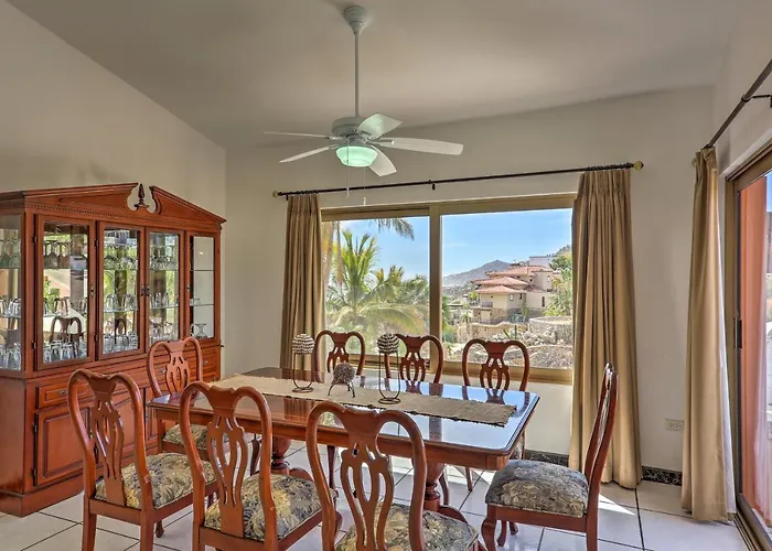 Luxe Cabo Retreat: Terrace W/ Stunning Views! Casa vacanze Cabo San Lucas