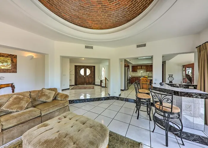 Luxe Cabo Retreat: Terrace W/ Stunning Views! Holiday home *