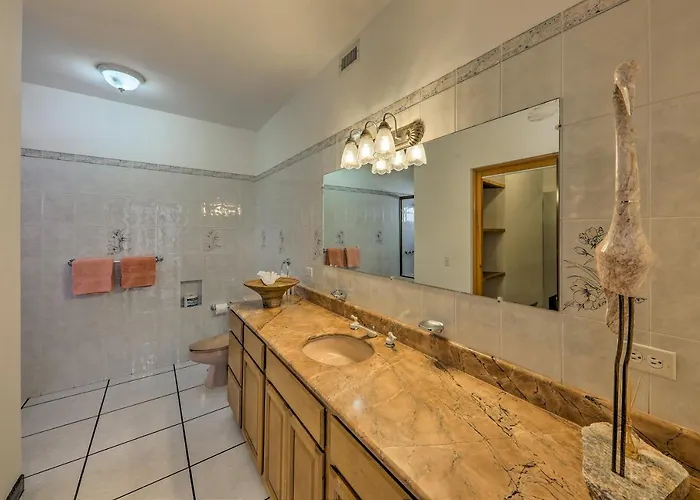 Luxe Cabo Retreat: Terrace W/ Stunning Views! Holiday home *