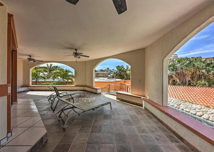 Luxe Cabo Retreat: Terrace W/ Stunning Views! Holiday home *