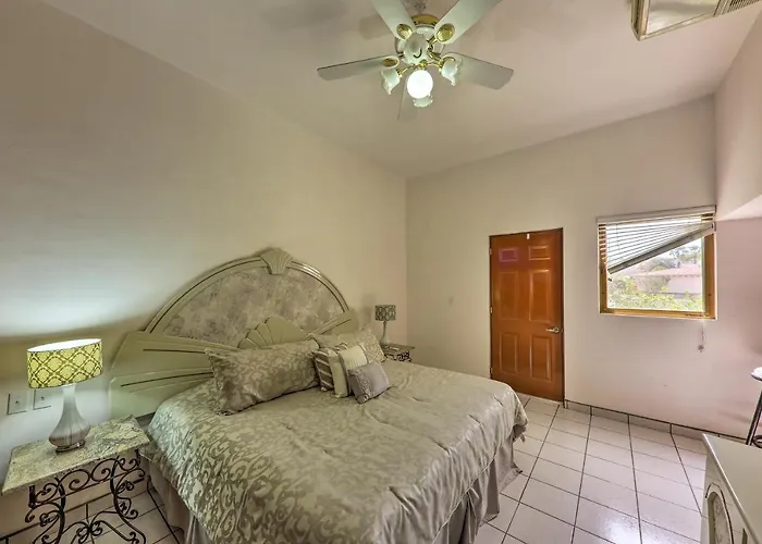 Luxe Cabo Retreat: Terrace W/ Stunning Views! Holiday home *